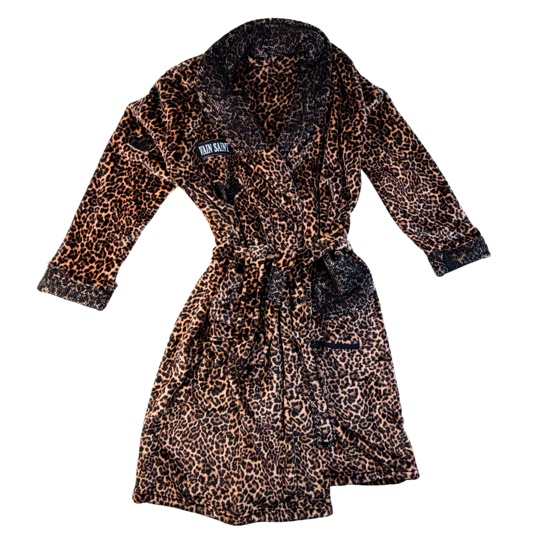 Vain Saint Predator’s Kiss Robe