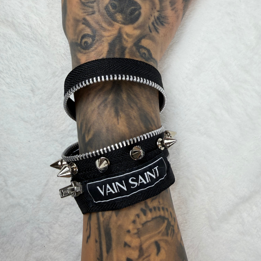 CUT THROAT ZIPPER CUFF